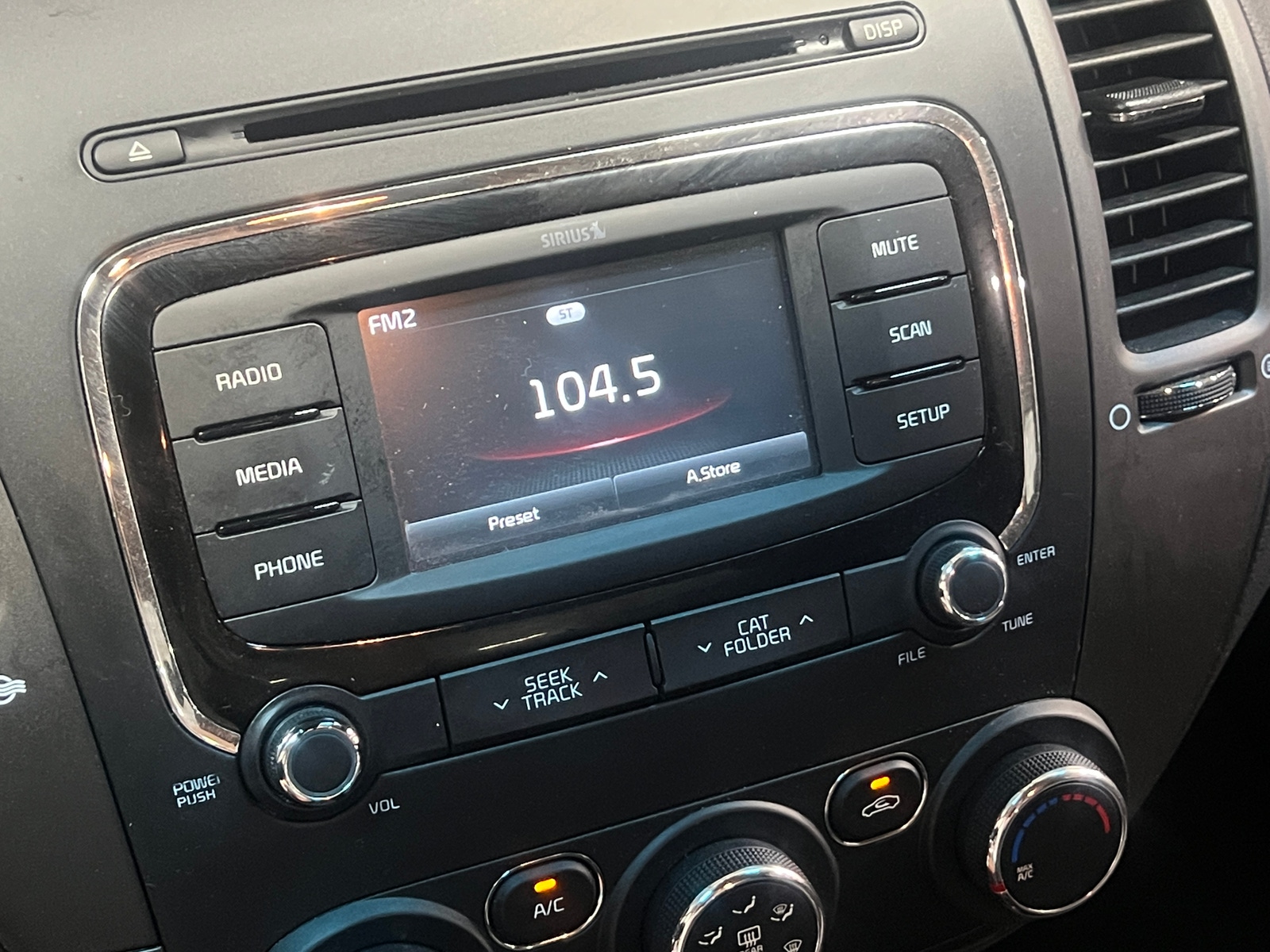 Thumbnail: 2018 Kia Forte - 4