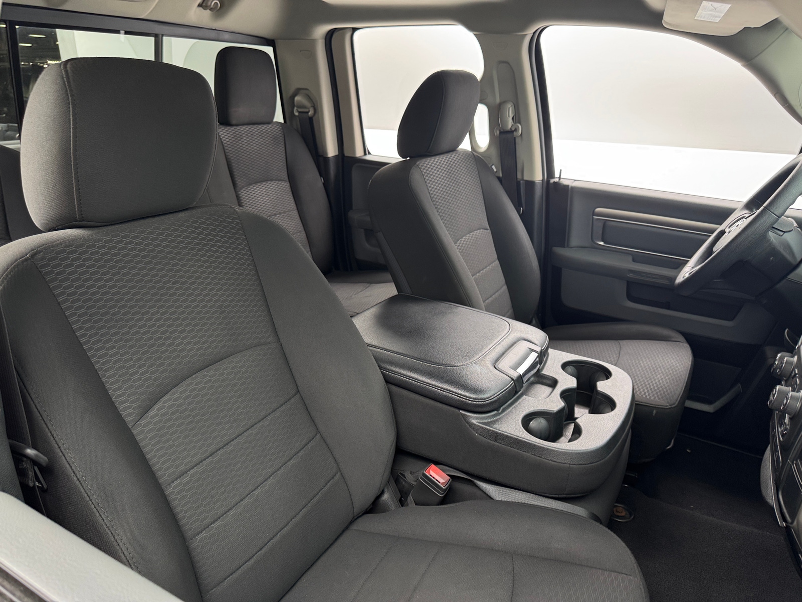 Thumbnail: 2020 RAM 1500 Classic - 2