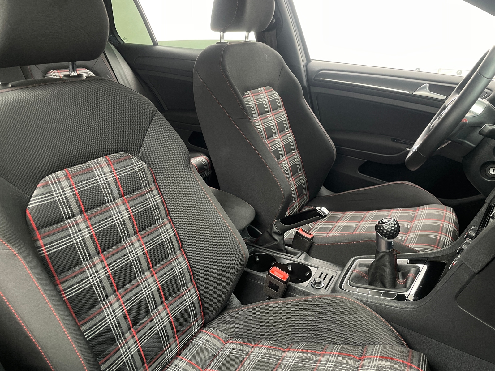 Thumbnail: 2021 Volkswagen Golf - 2