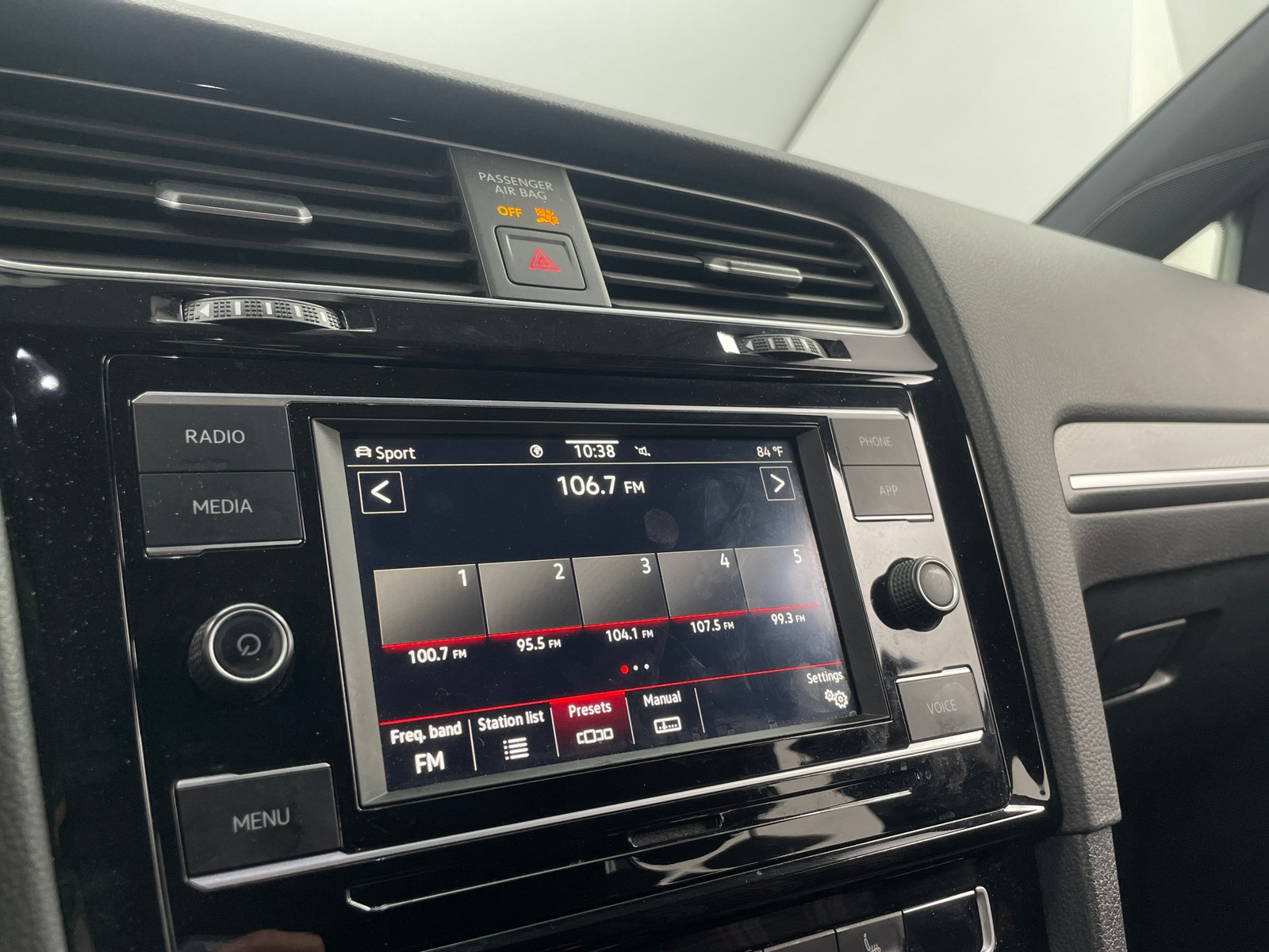 Thumbnail: 2021 Volkswagen Golf - 4