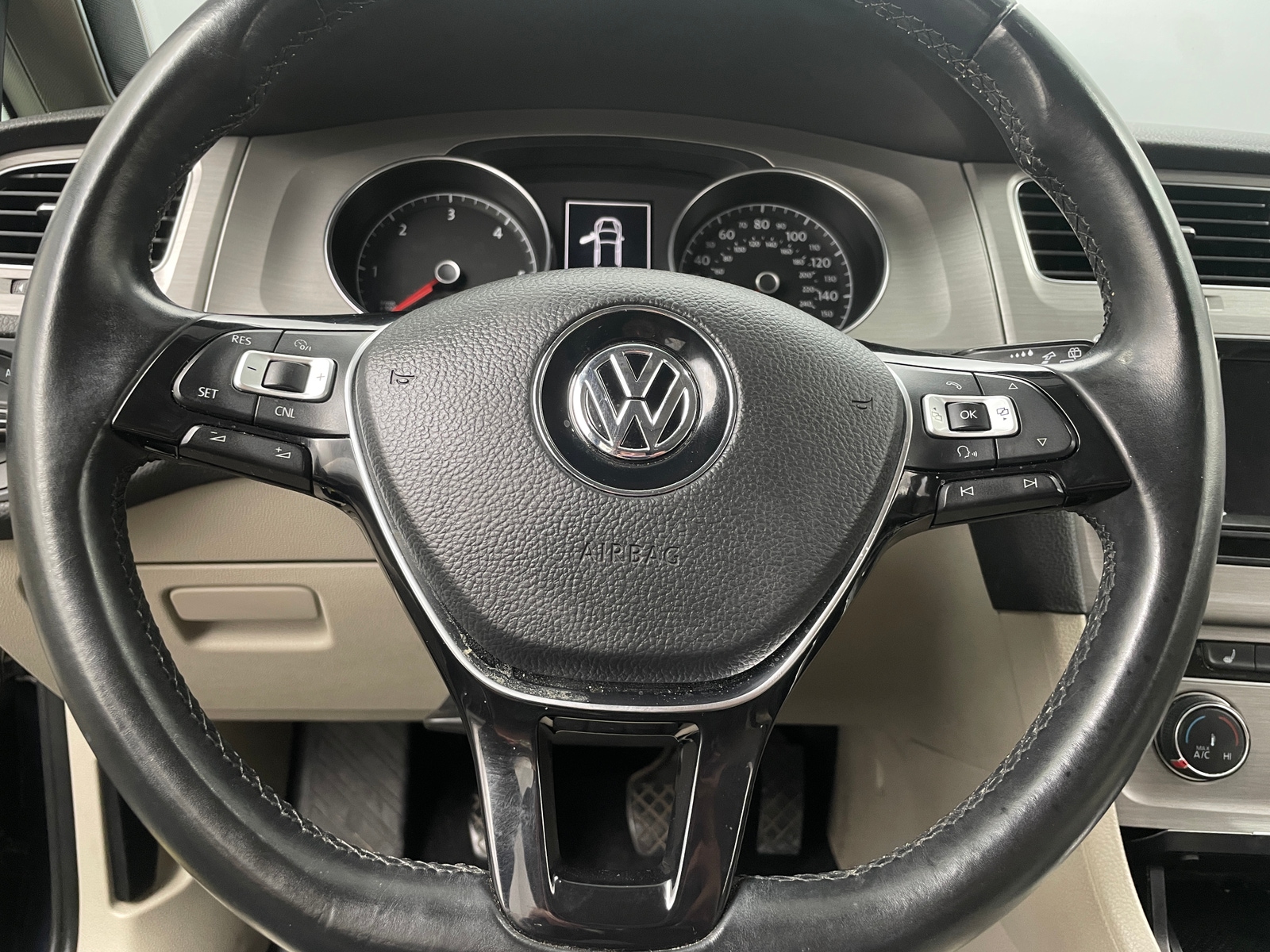 Thumbnail: 2015 Volkswagen Golf - 4