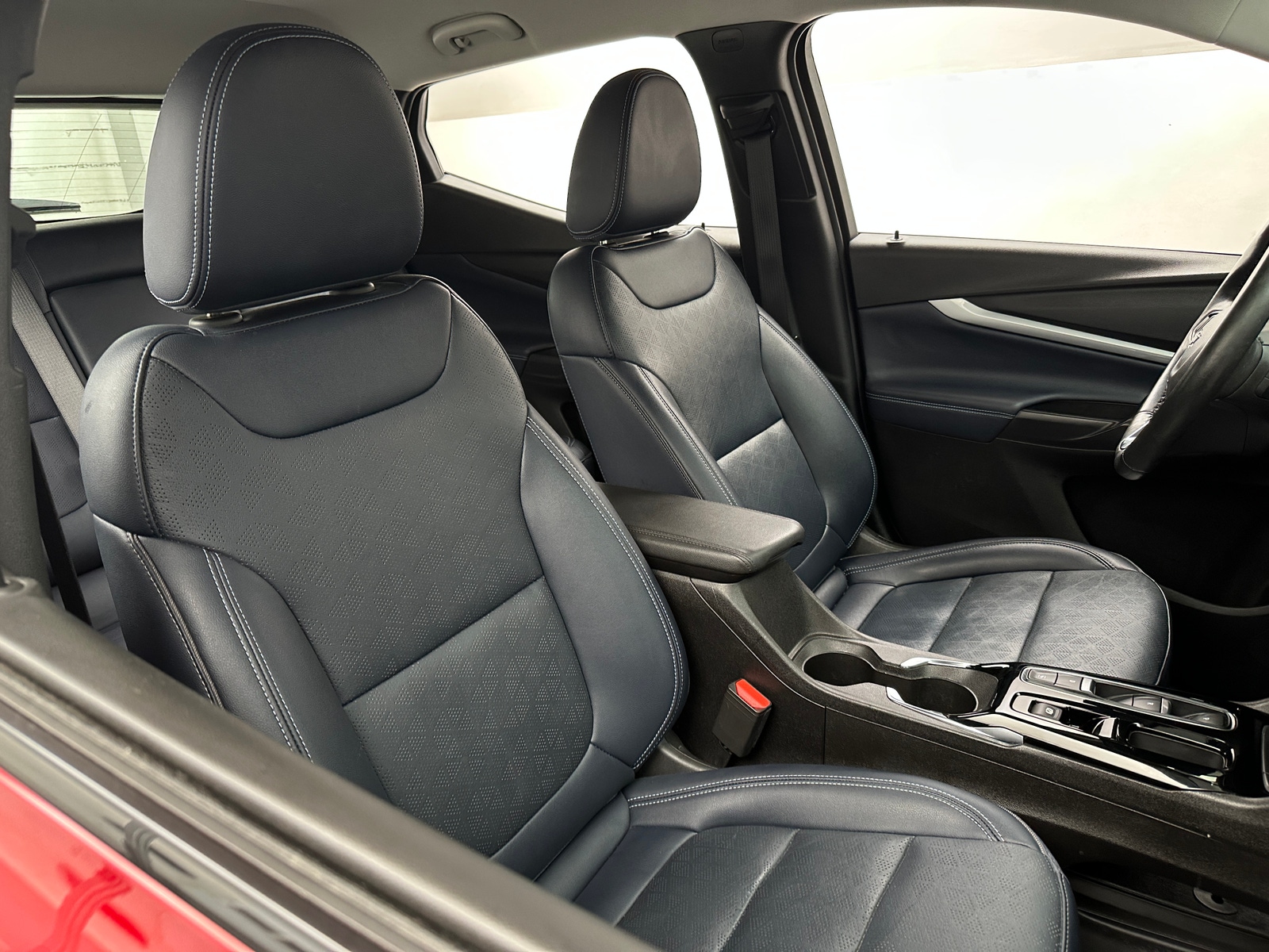 Thumbnail: 2023 Chevrolet Bolt EUV - 2