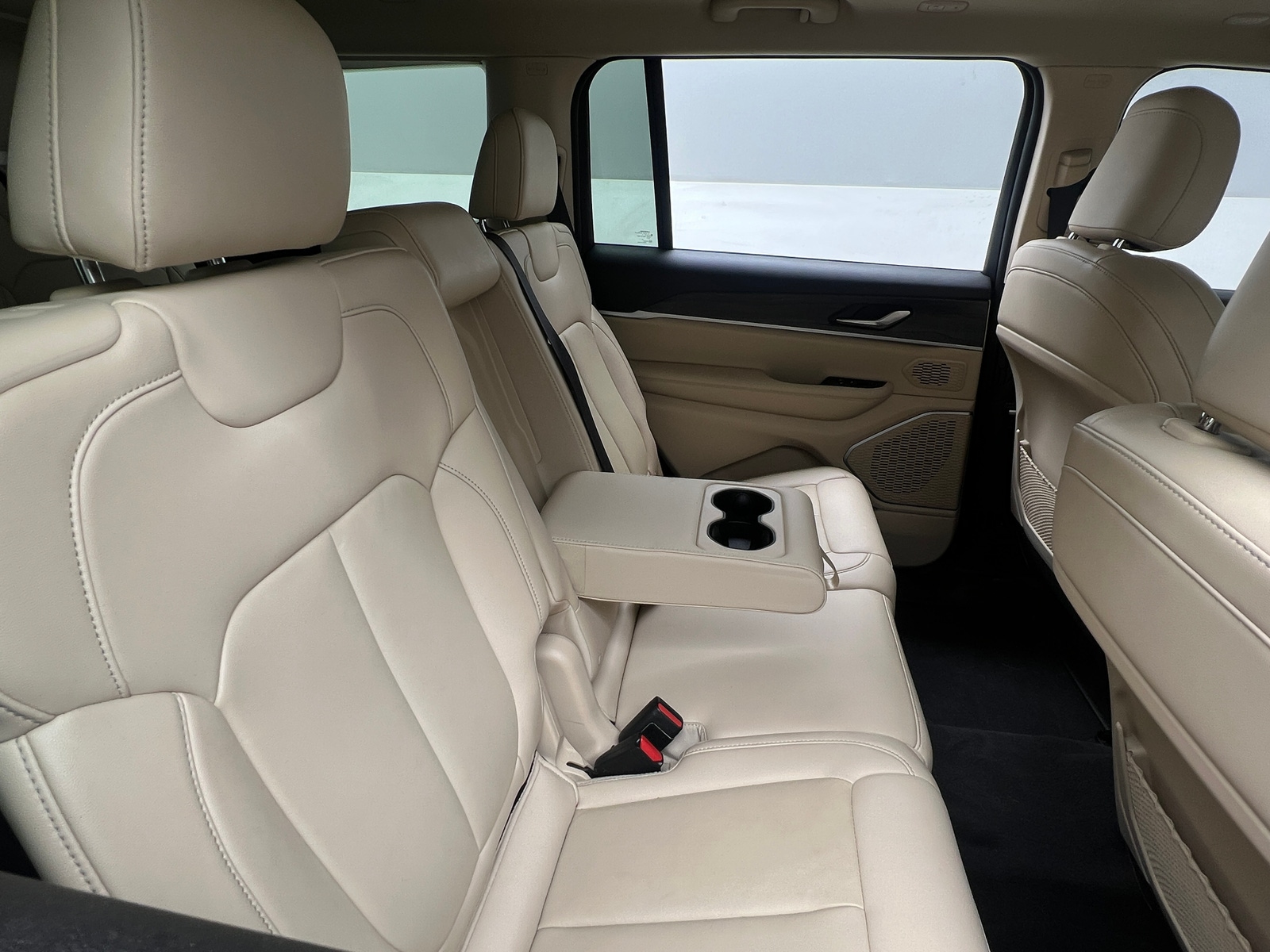 Thumbnail: 2022 Jeep Grand Cherokee L - 5