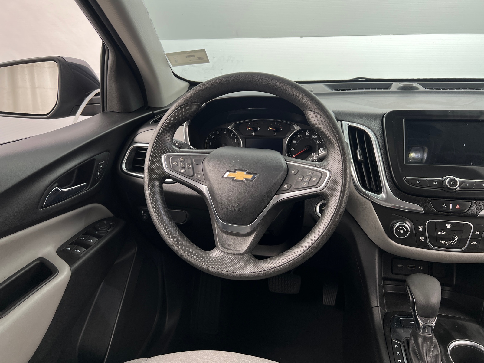 Thumbnail: 2022 Chevrolet Equinox - 5