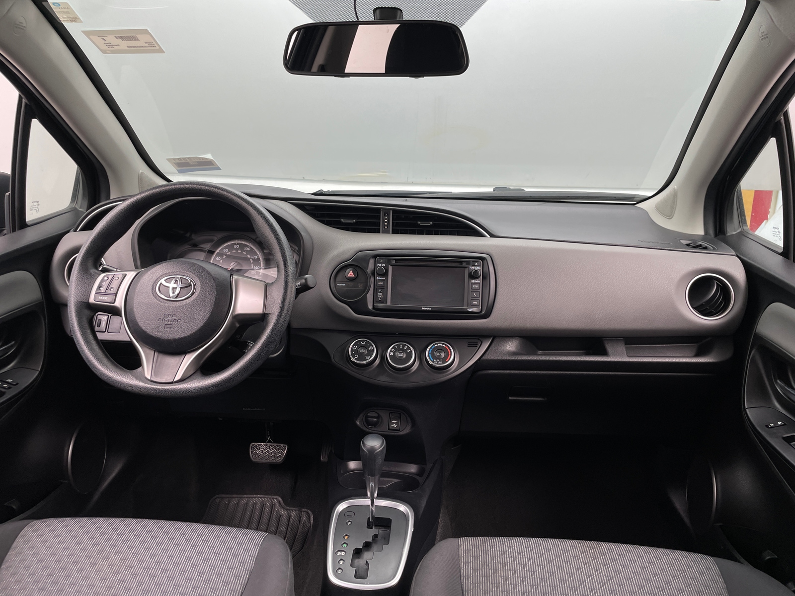 Thumbnail: 2016 Toyota Yaris - 3