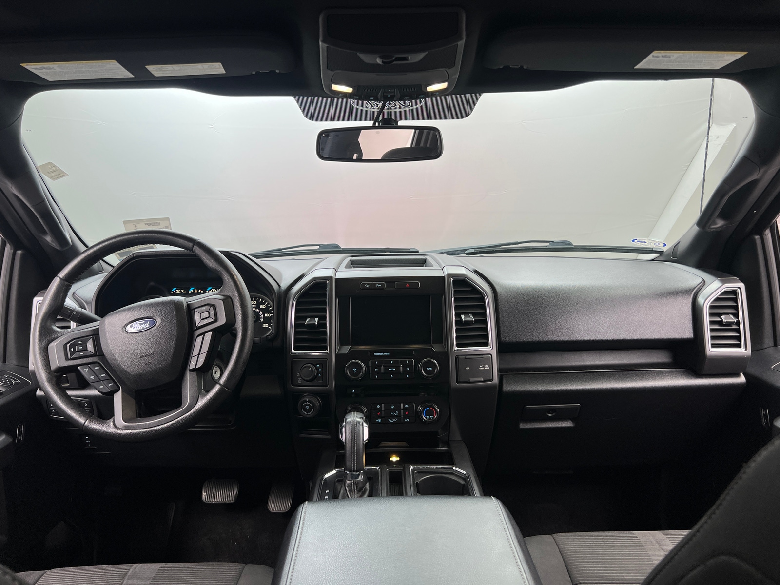 Thumbnail: 2016 Ford Econoline - 3