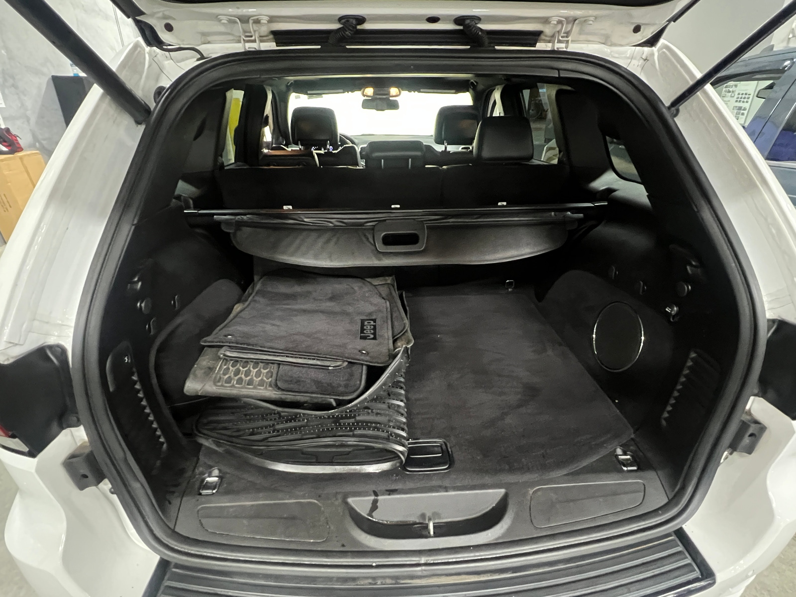 Thumbnail: 2015 Jeep Grand Cherokee - 7