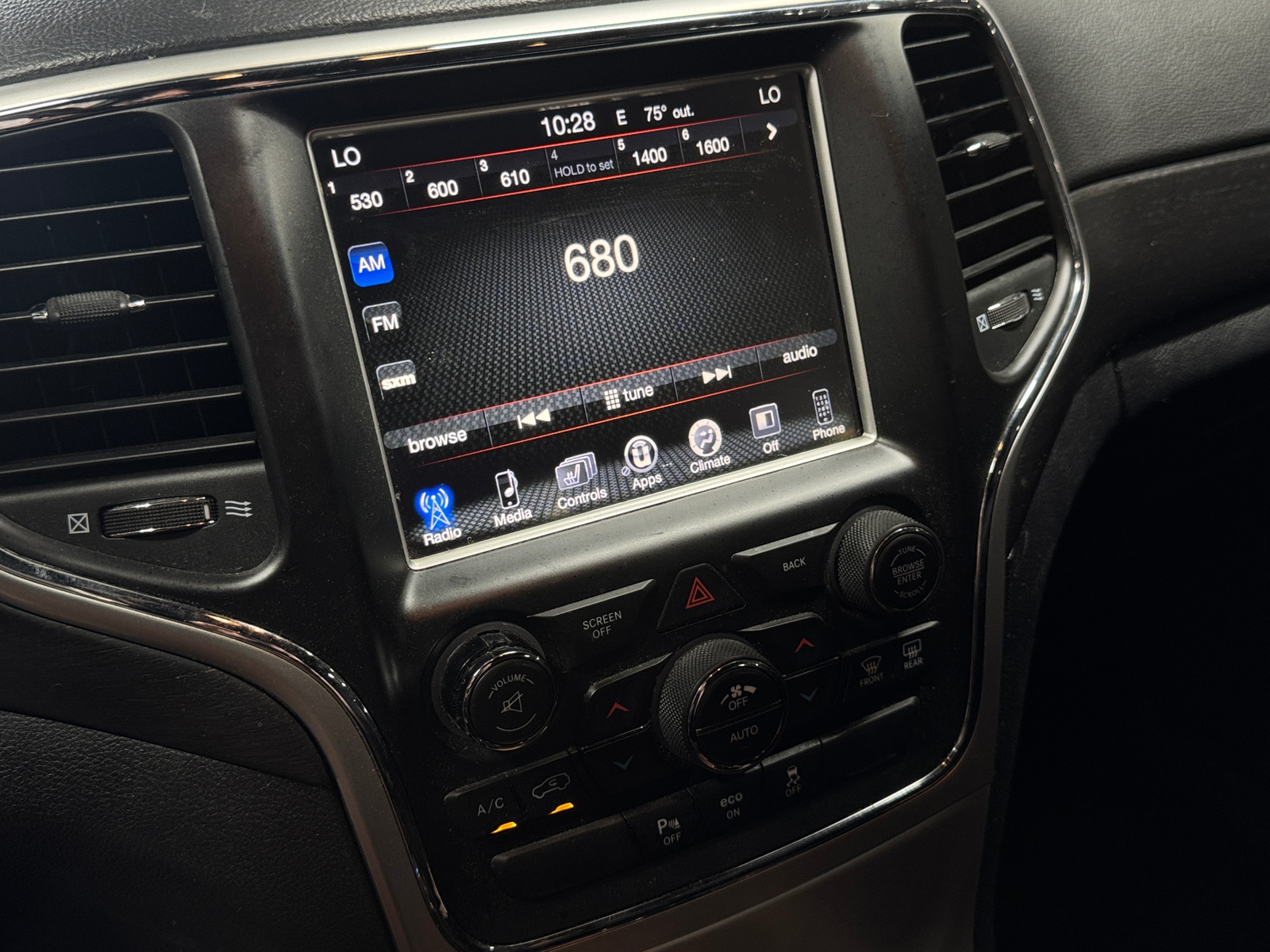 Thumbnail: 2015 Jeep Grand Cherokee - 4