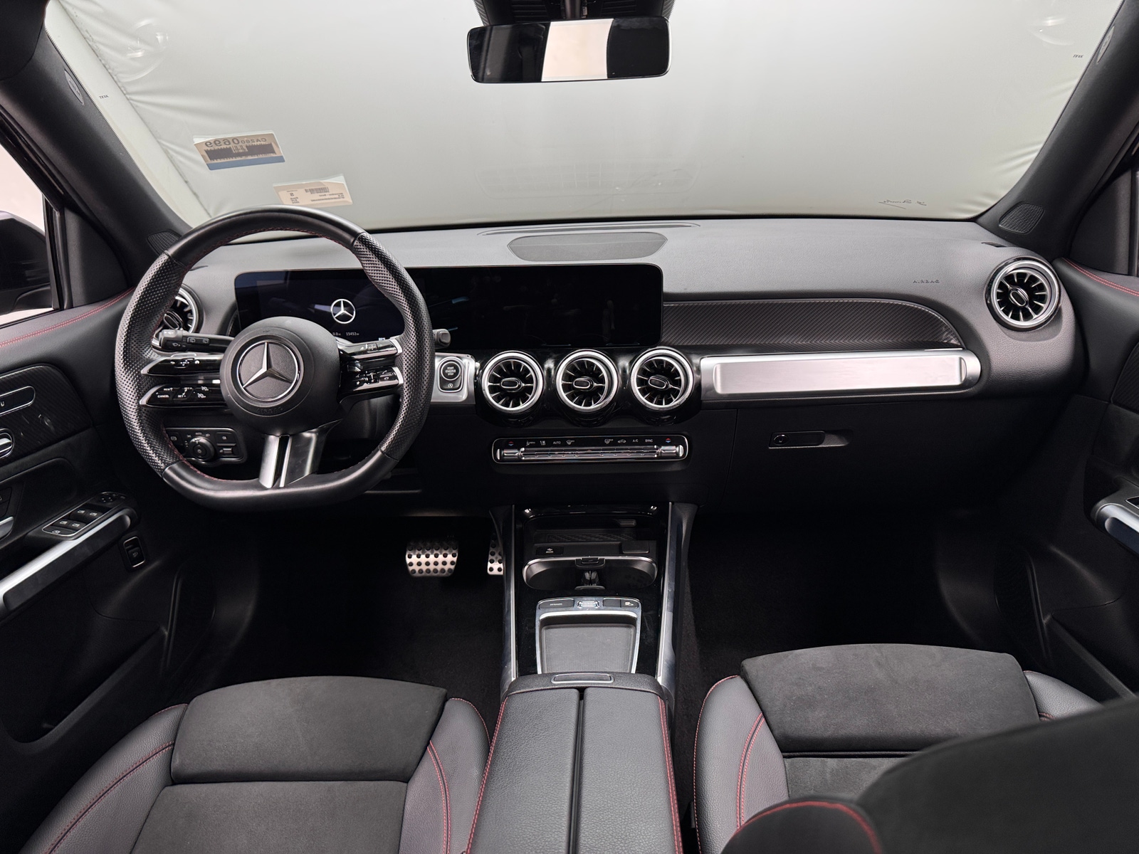 Thumbnail: 2024 Mercedes-Benz GLB - 2