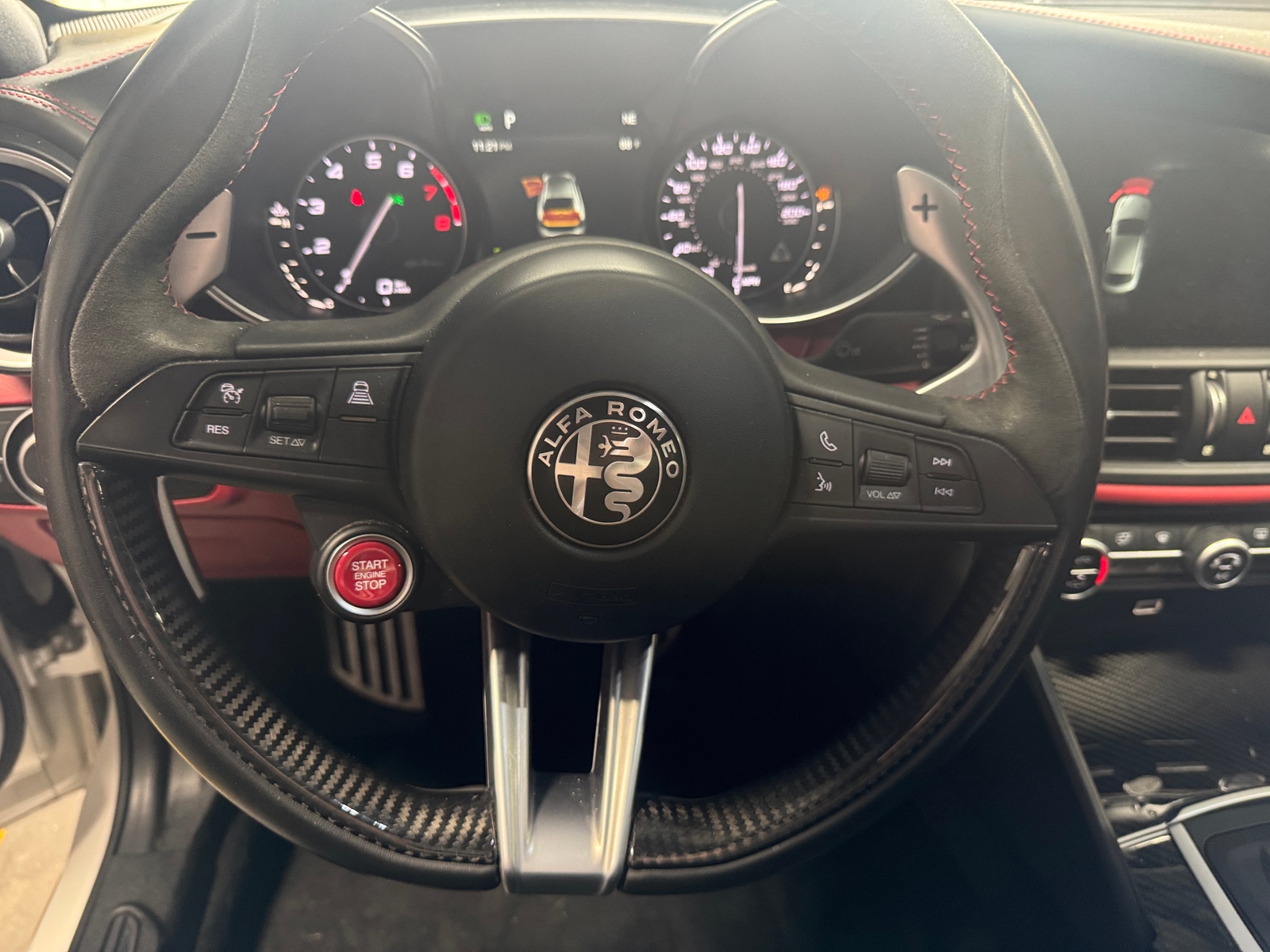 Thumbnail: 2018 Alfa Romeo Giulia - 4