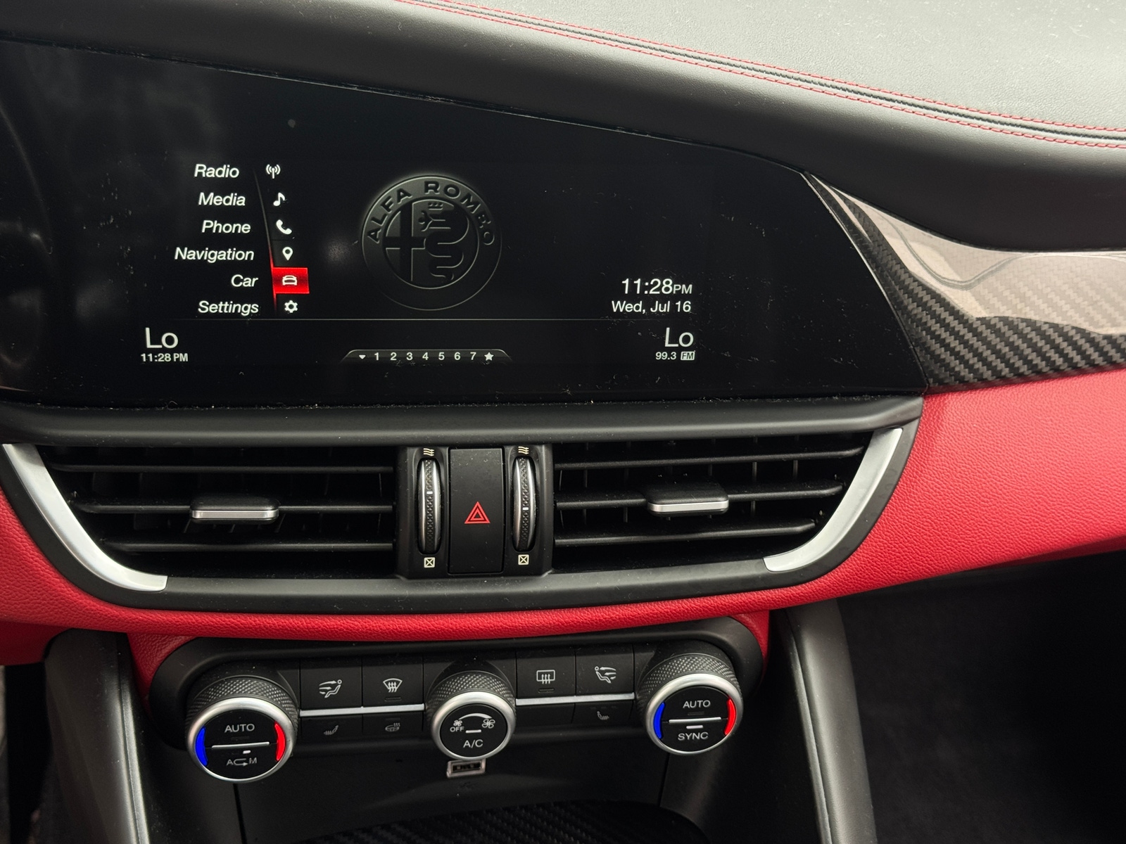 Thumbnail: 2018 Alfa Romeo Giulia - 3