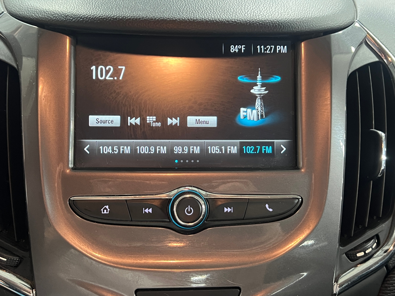 Thumbnail: 2017 Chevrolet Cruze - 4