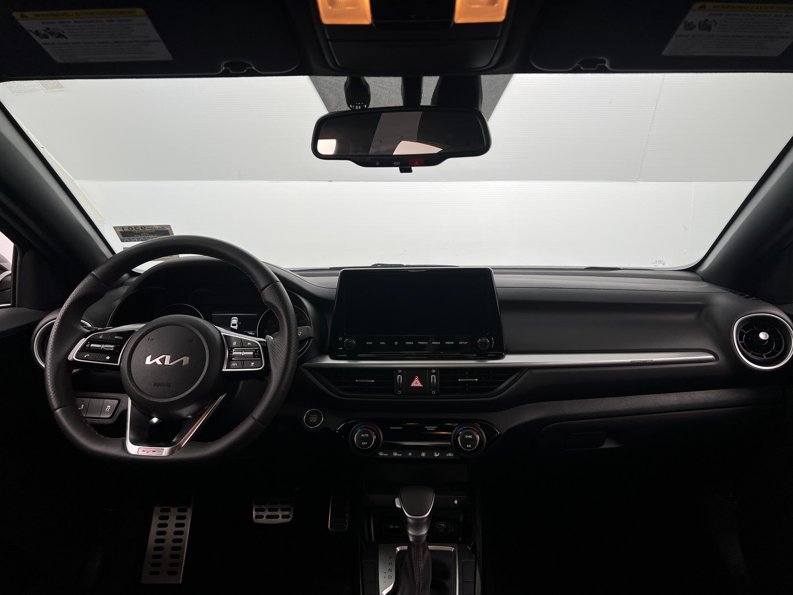 Thumbnail: 2024 Kia Forte - 3