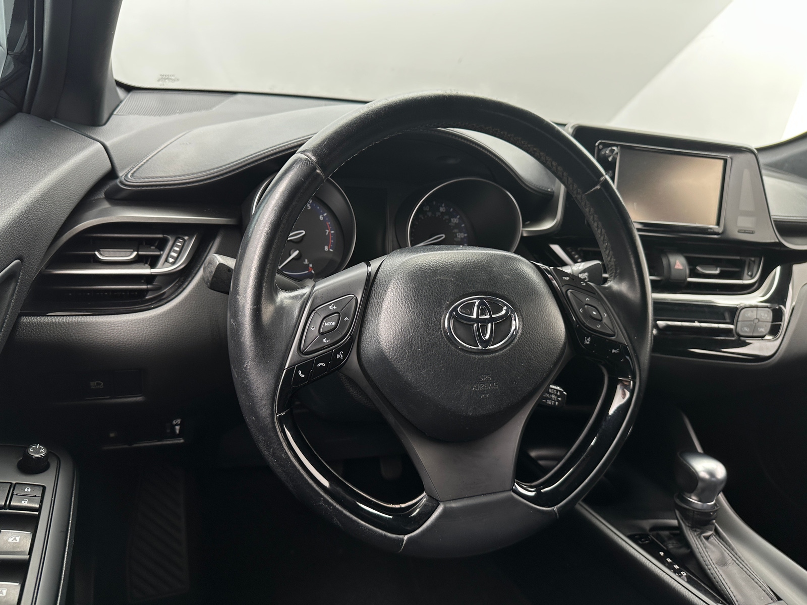 Thumbnail: 2018 Toyota C-HR - 5