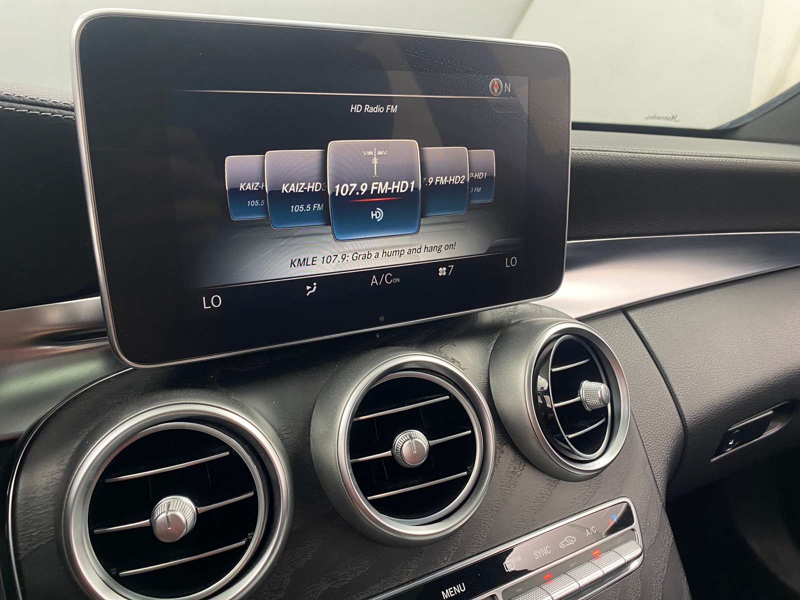 Thumbnail: 2015 Mercedes-Benz C-Class - 3