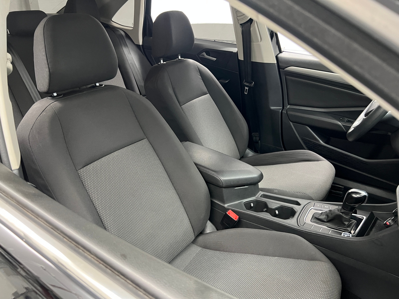 Thumbnail: 2019 Volkswagen Jetta - 2
