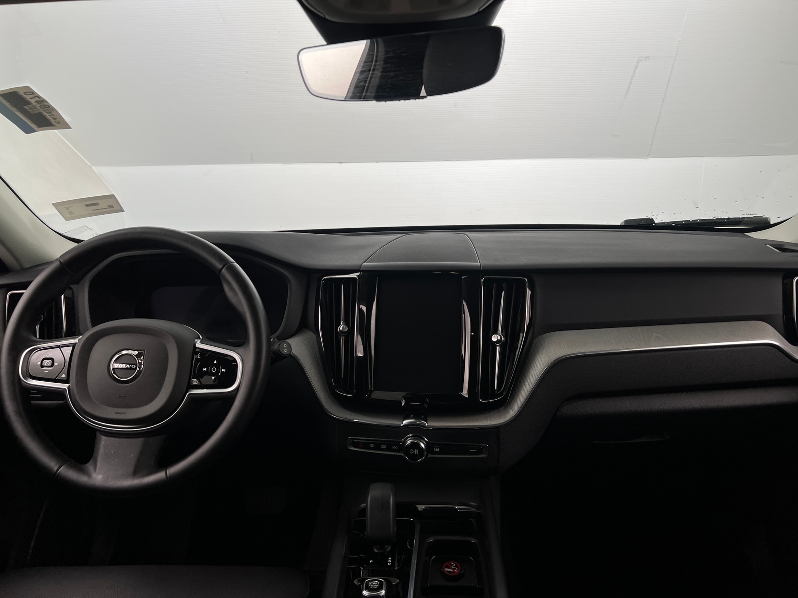 Thumbnail: 2025 Volvo XC60 - 2