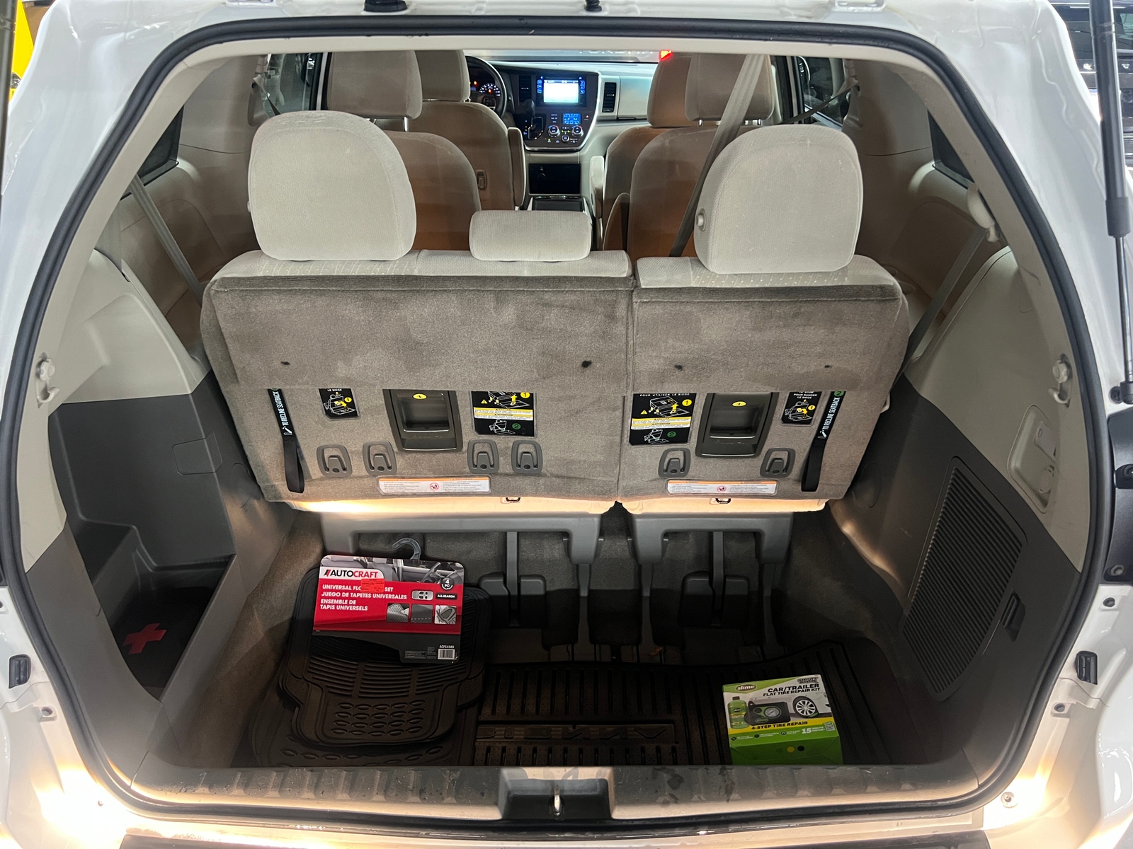 Thumbnail: 2017 Toyota Sienna - 7