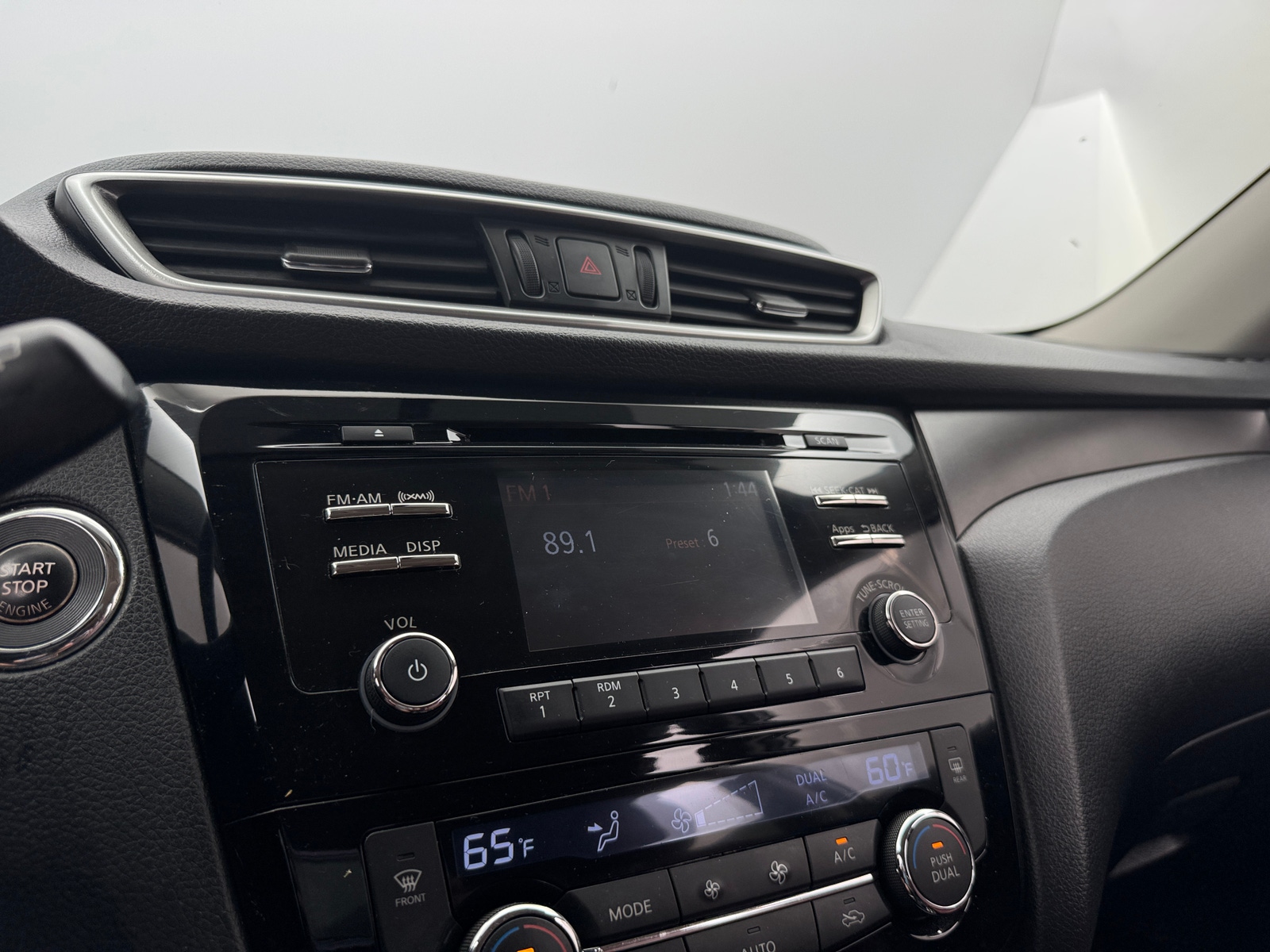 Thumbnail: 2015 Nissan Rogue - 4