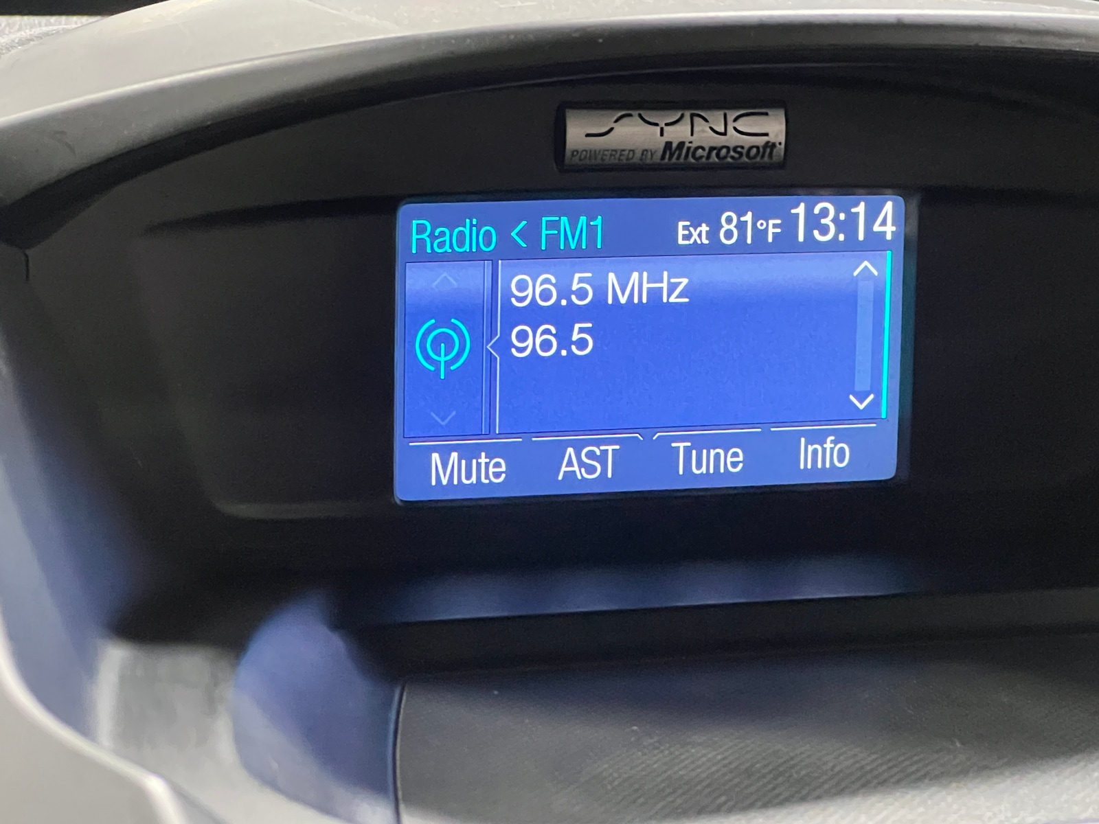 Thumbnail: 2014 Ford Escape - 4
