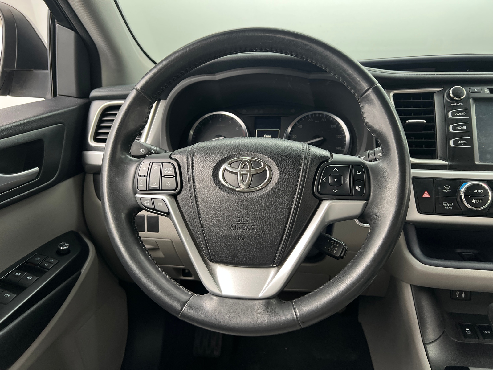 Thumbnail: 2015 Toyota Highlander - 5