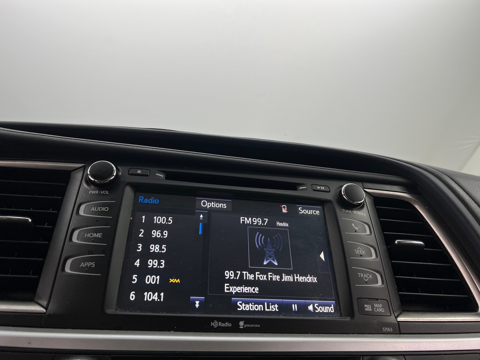 Thumbnail: 2015 Toyota Highlander - 4