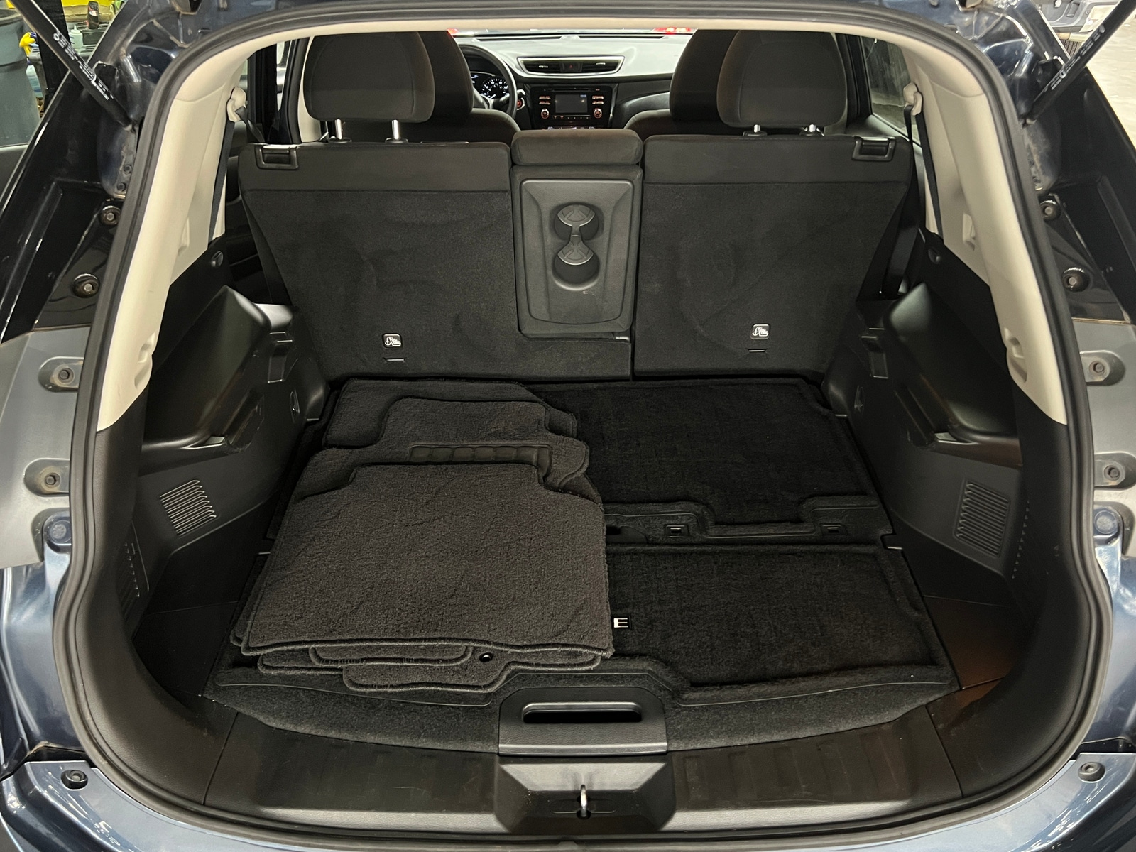 Thumbnail: 2015 Nissan Rogue - 7