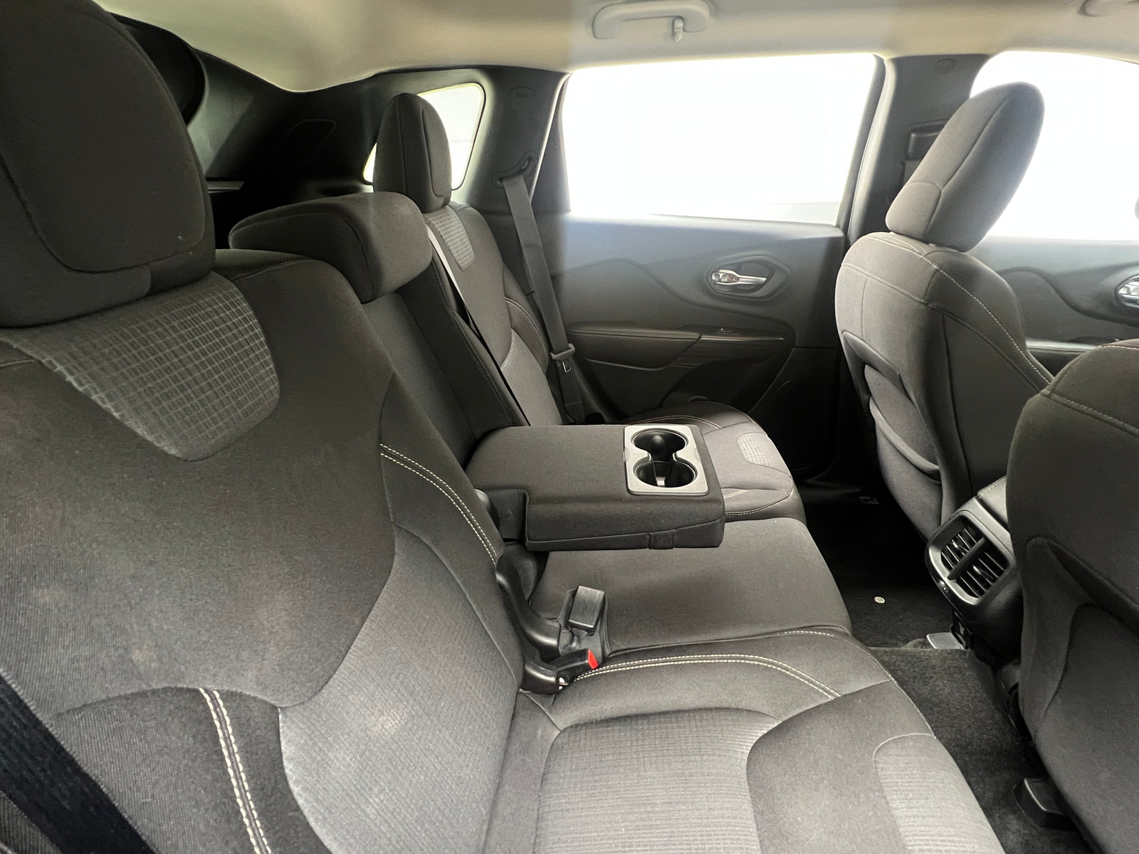 Thumbnail: 2015 Jeep Cherokee - 6