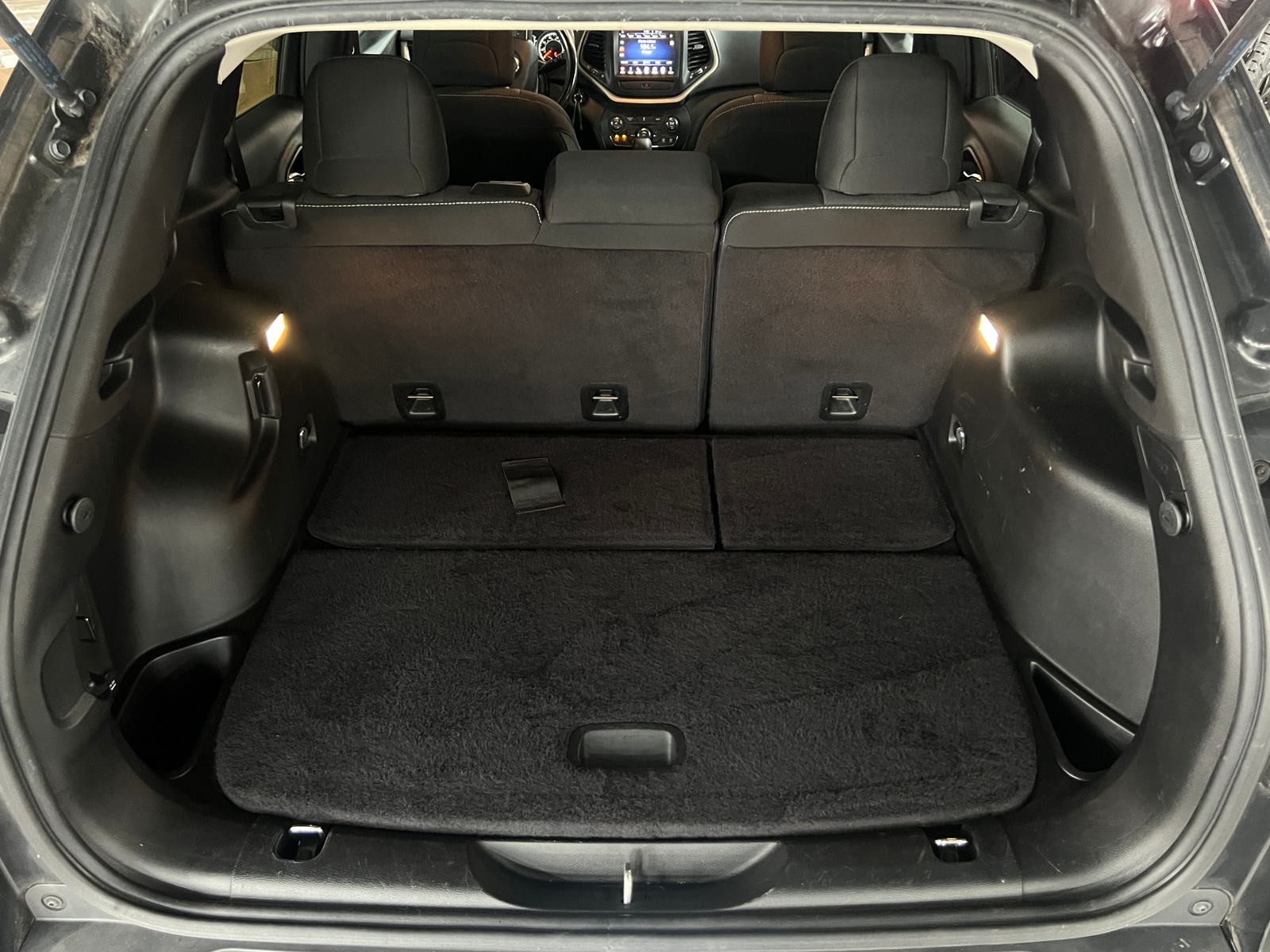 Thumbnail: 2015 Jeep Cherokee - 7