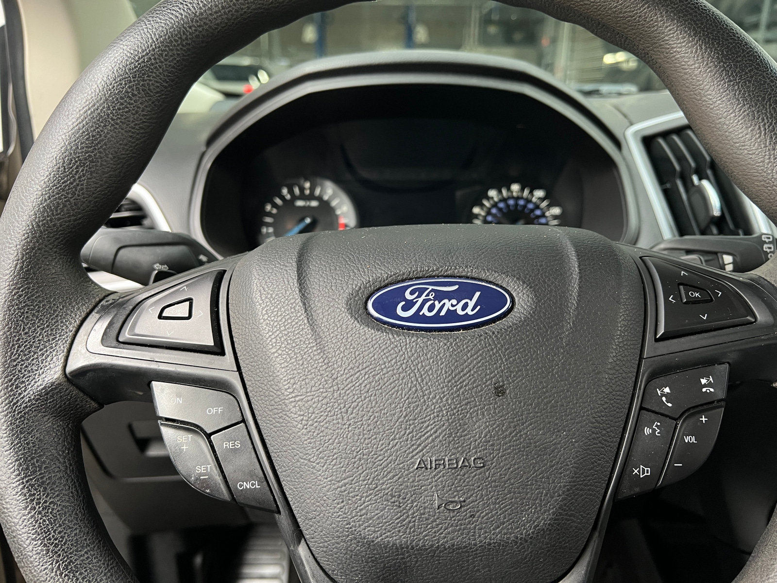 Thumbnail: 2017 Ford Edge - 5