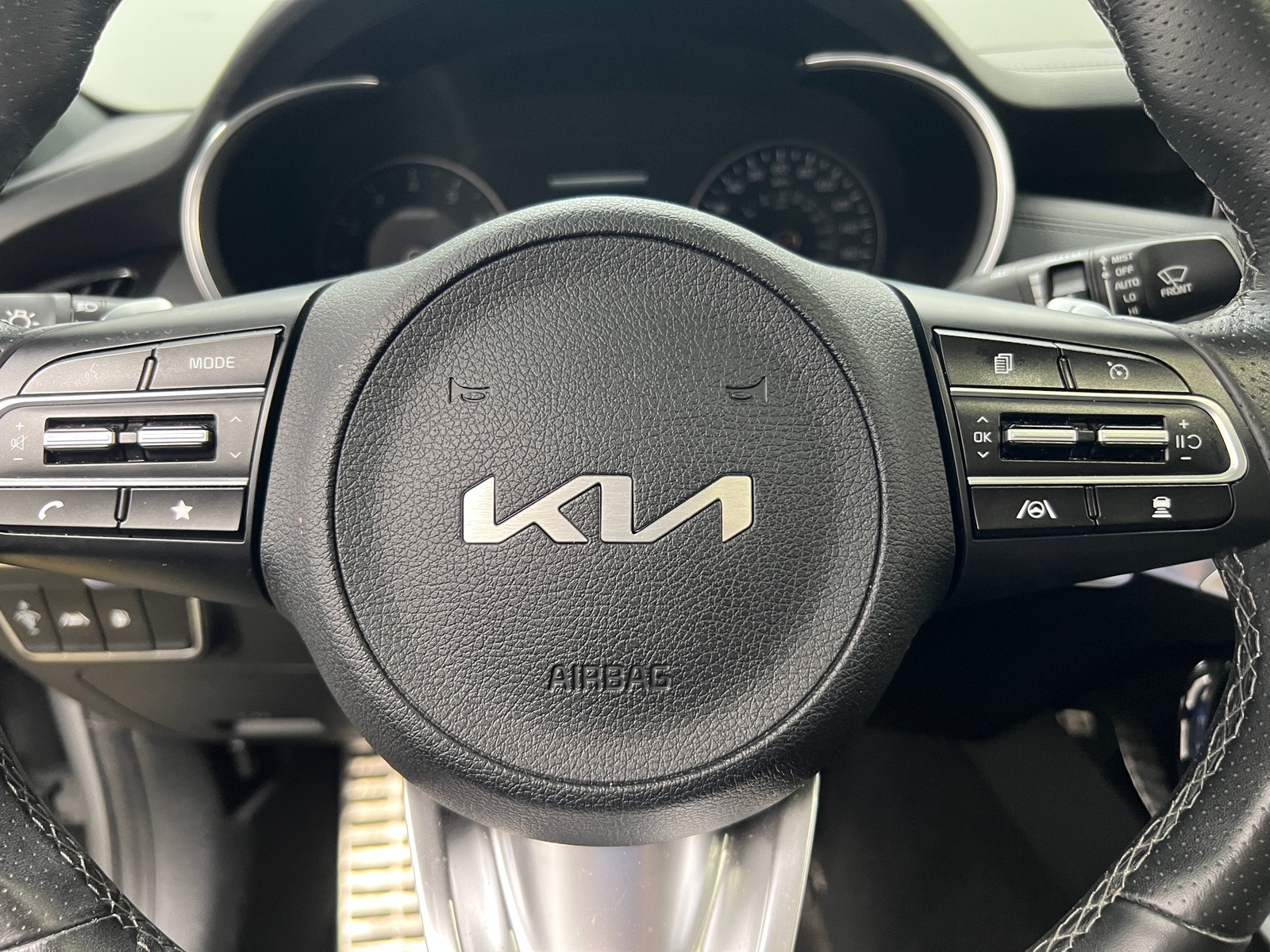 Thumbnail: 2022 Kia Stinger - 4