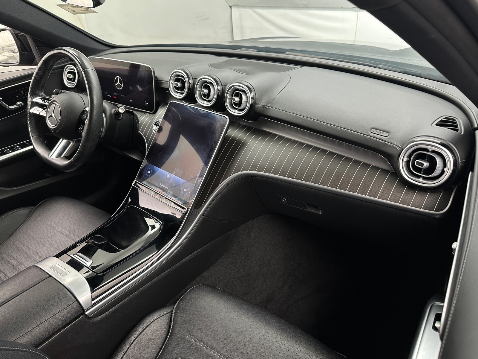 Thumbnail: 2023 Mercedes-Benz C-Class - 2