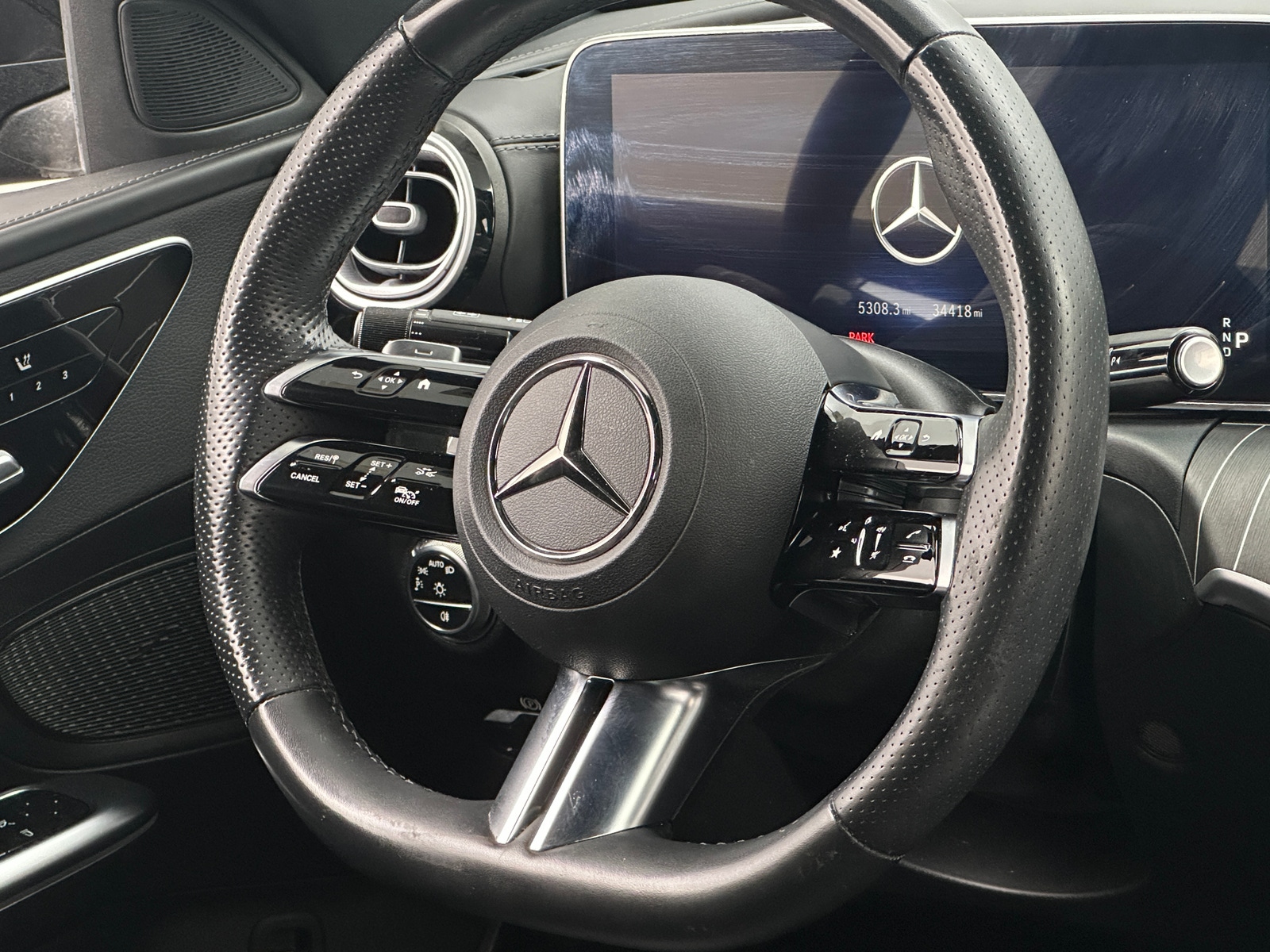 Thumbnail: 2023 Mercedes-Benz C-Class - 4