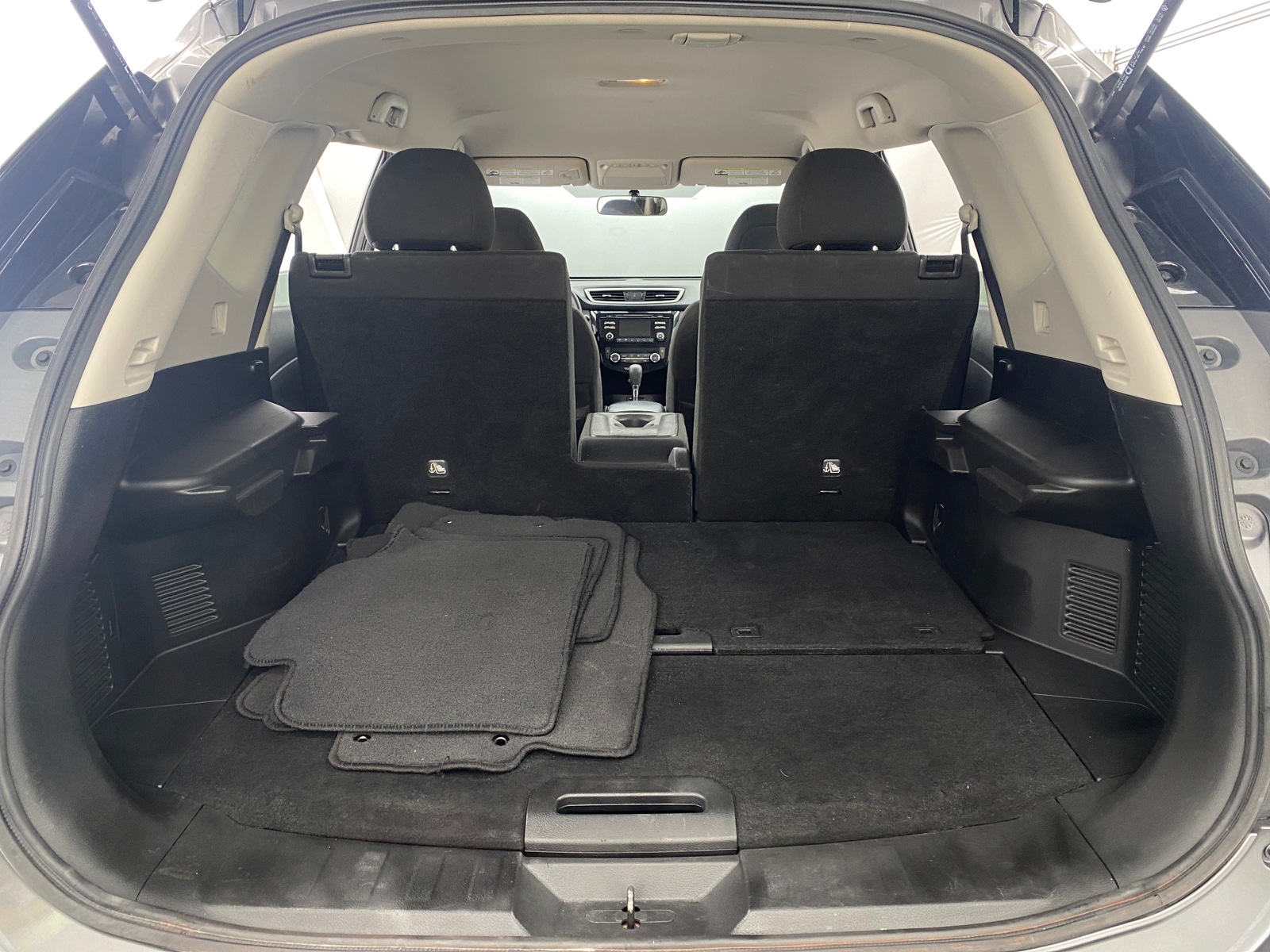 Thumbnail: 2016 Nissan Rogue - 7