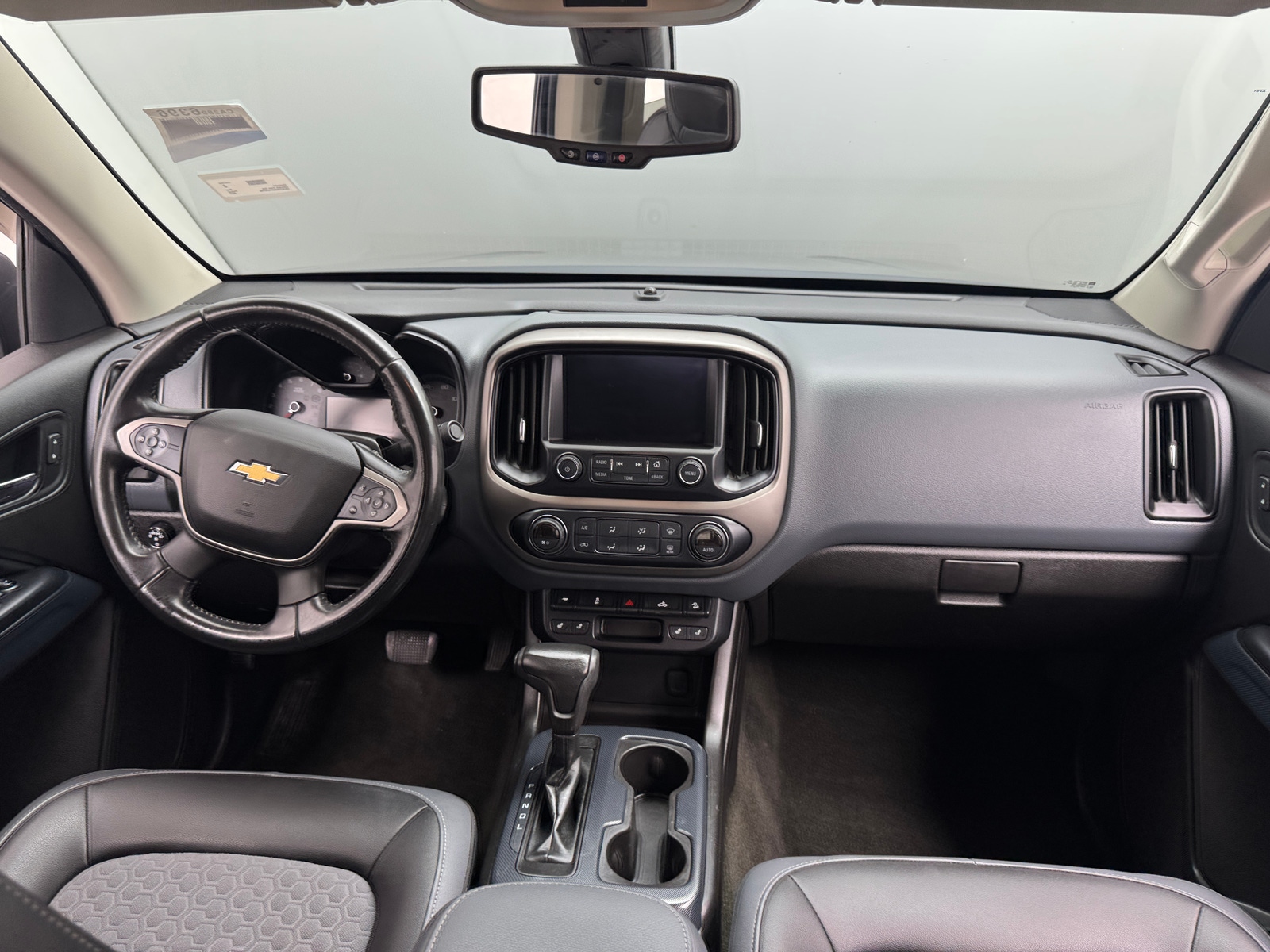 Thumbnail: 2017 Chevrolet Colorado - 3