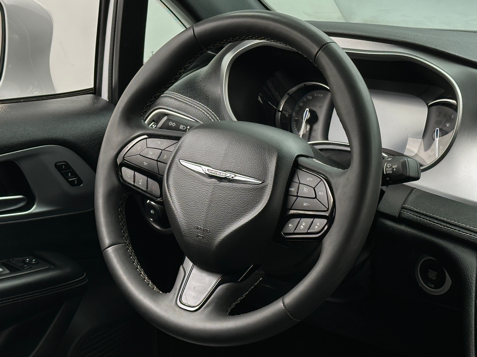 Thumbnail: 2022 Chrysler Pacifica - 5
