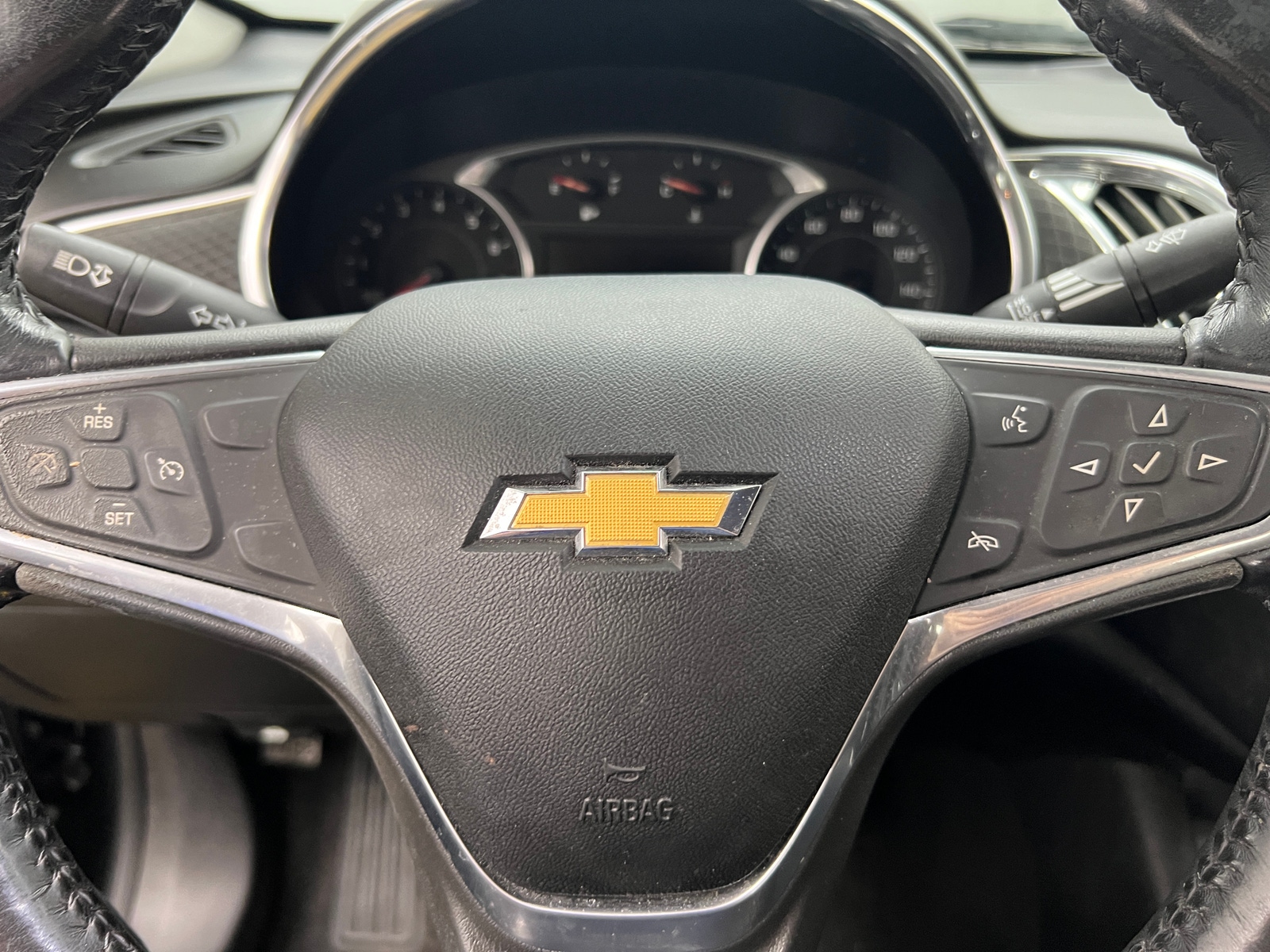 Thumbnail: 2018 Chevrolet Malibu - 4
