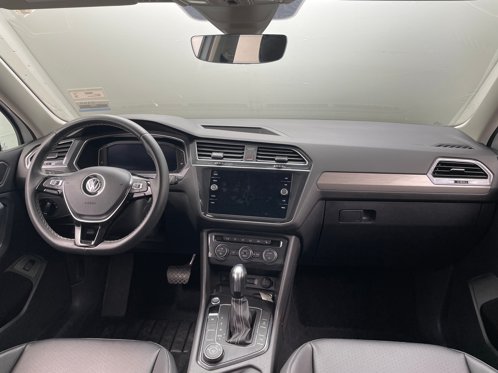 Thumbnail: 2021 Volkswagen Tiguan - 2