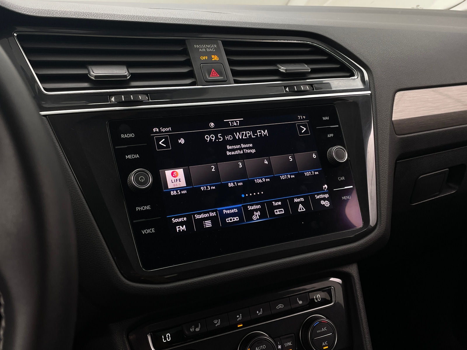Thumbnail: 2021 Volkswagen Tiguan - 3