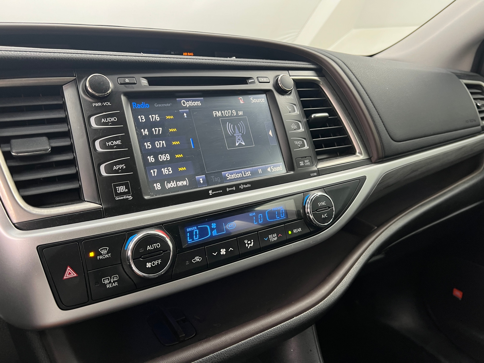 Thumbnail: 2018 Toyota Highlander - 3