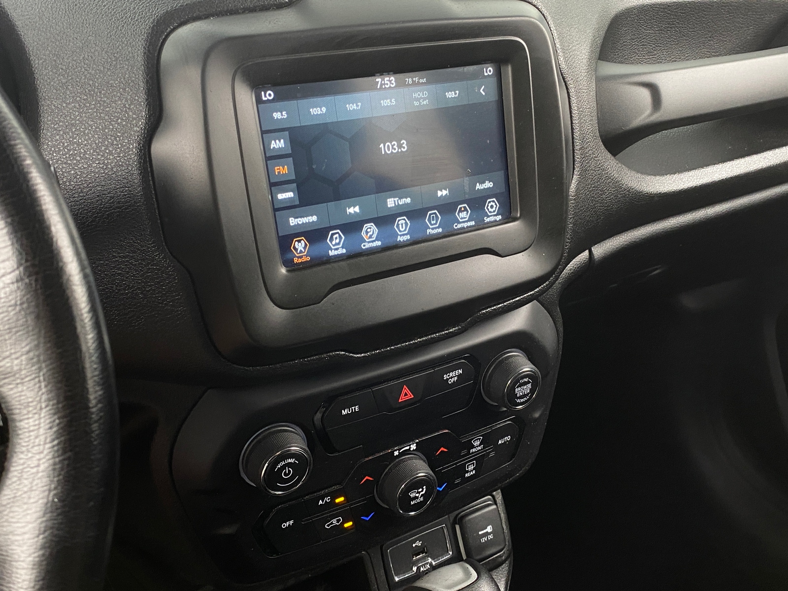 Thumbnail: 2020 Jeep Renegade - 4