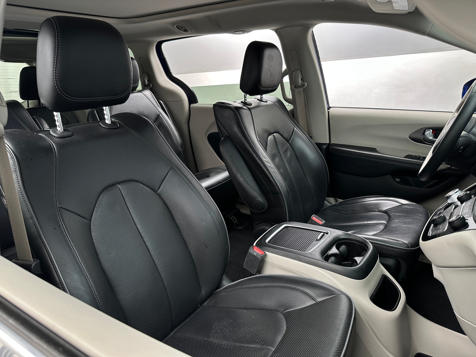 Thumbnail: 2019 Chrysler Pacifica - 2