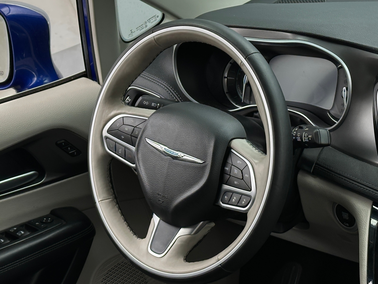 Thumbnail: 2019 Chrysler Pacifica - 5