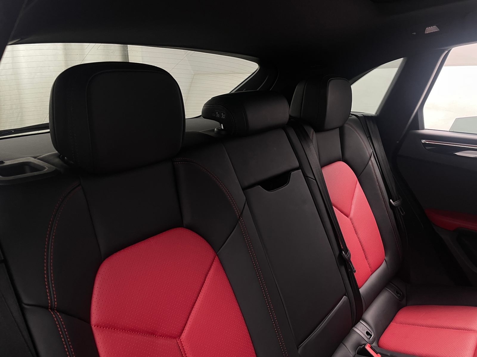 Thumbnail: 2021 Porsche Macan - 5