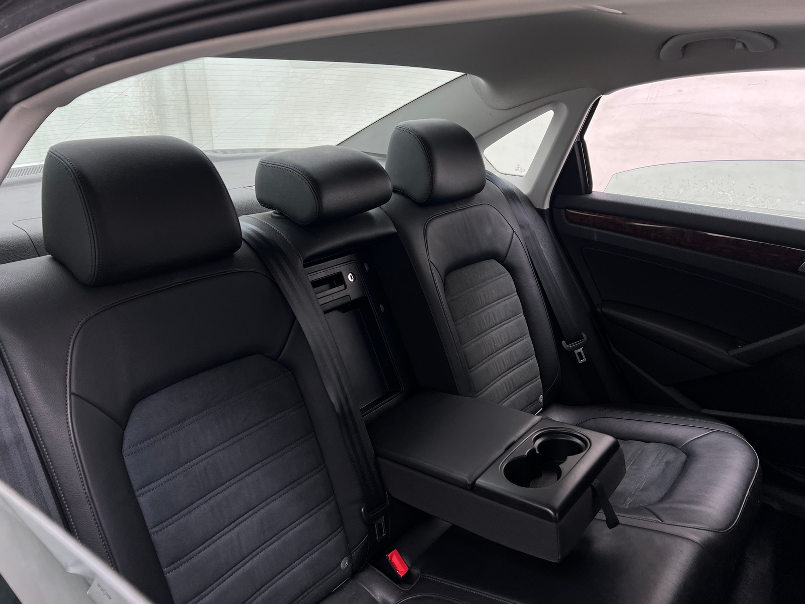 Thumbnail: 2013 Volkswagen Passat - 6