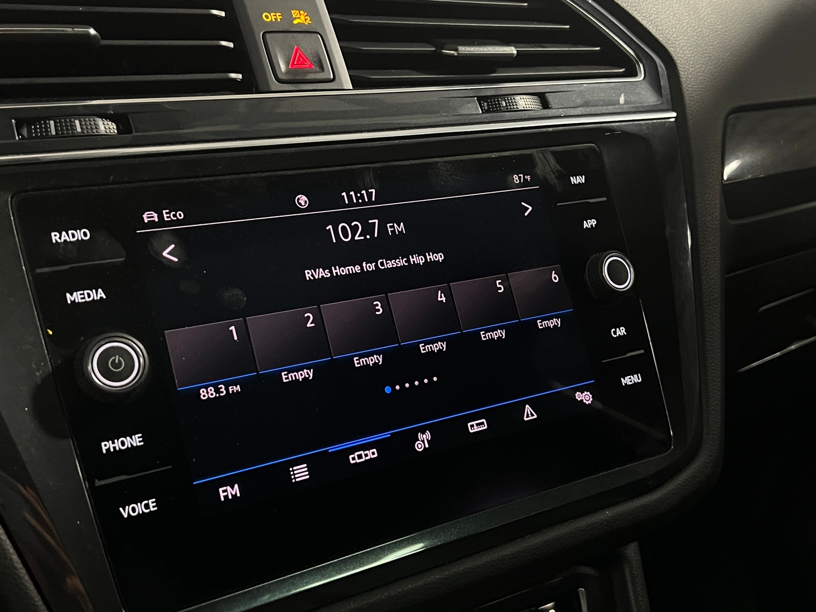 Thumbnail: 2021 Volkswagen Tiguan - 3