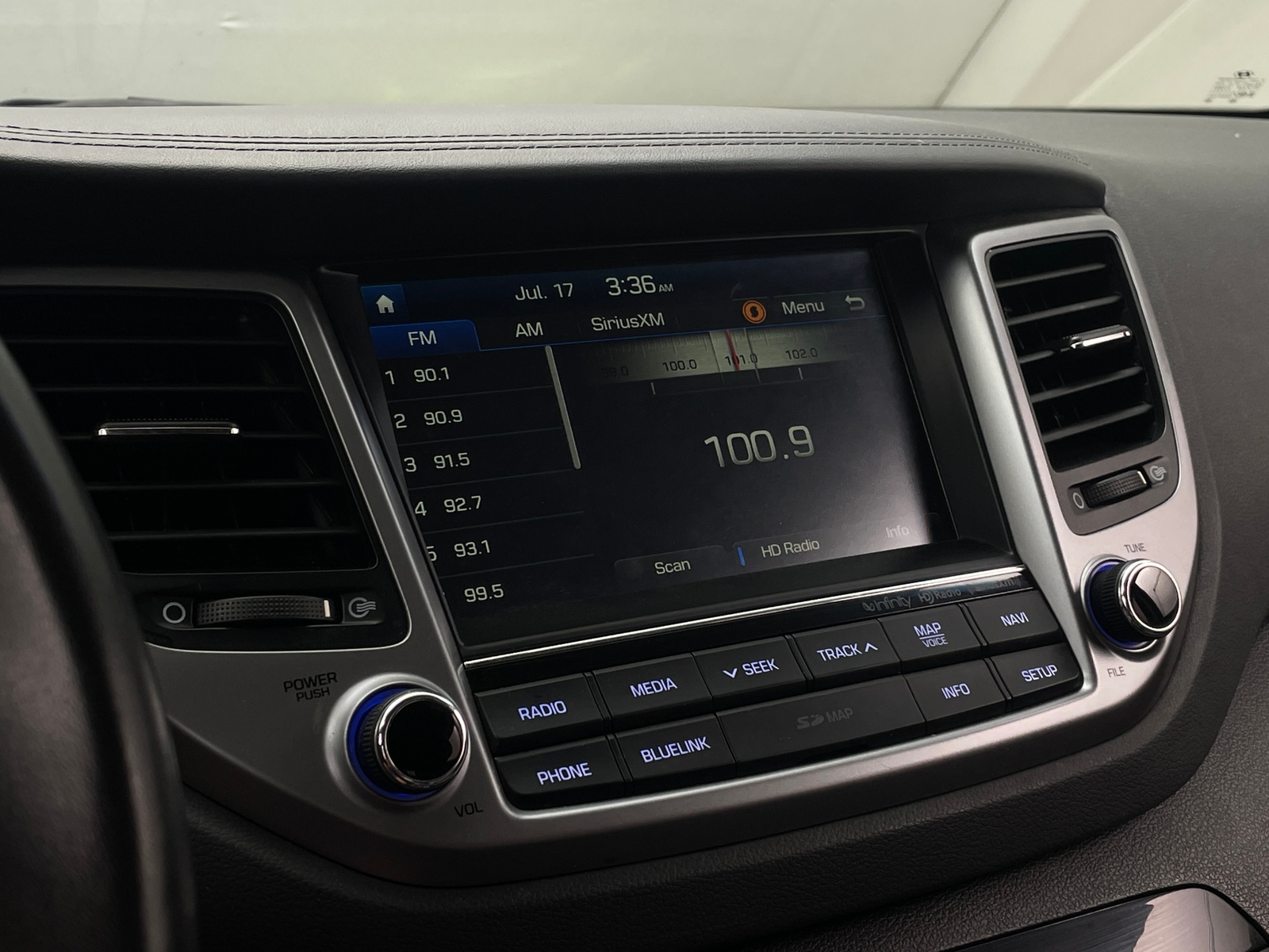 Thumbnail: 2017 Hyundai Tucson - 3