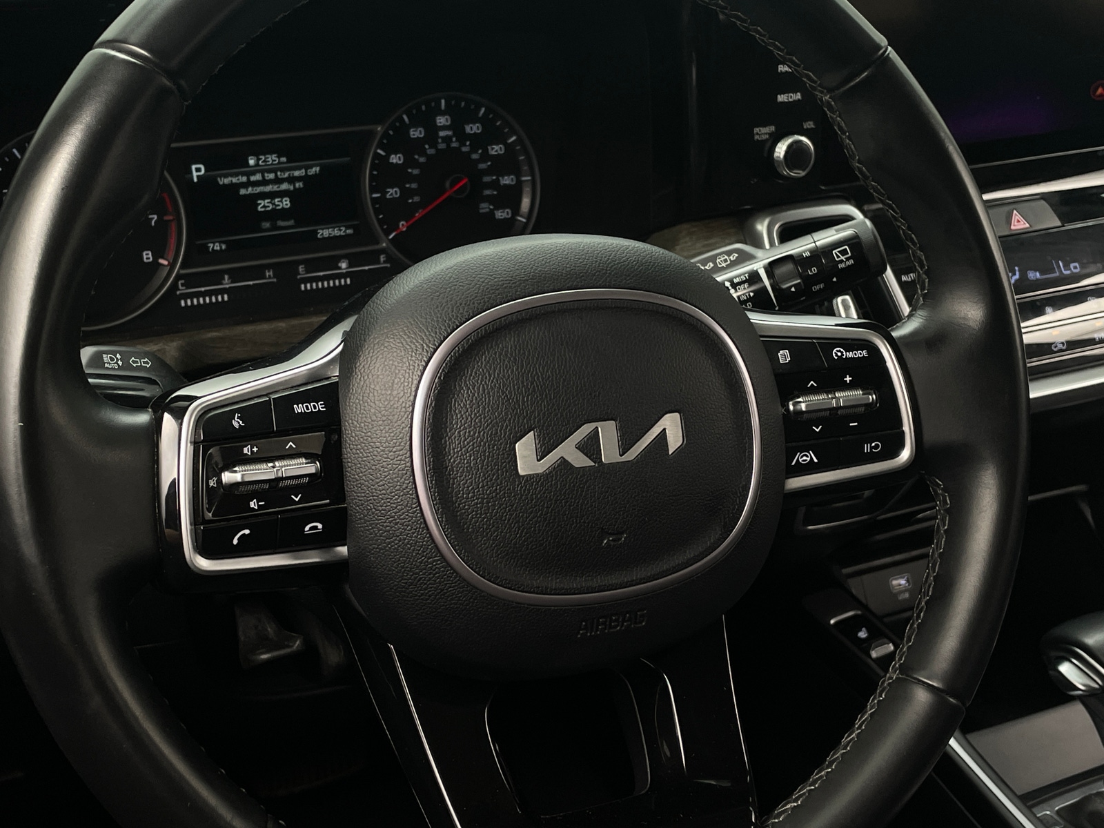 Thumbnail: 2023 Kia Sorento - 4