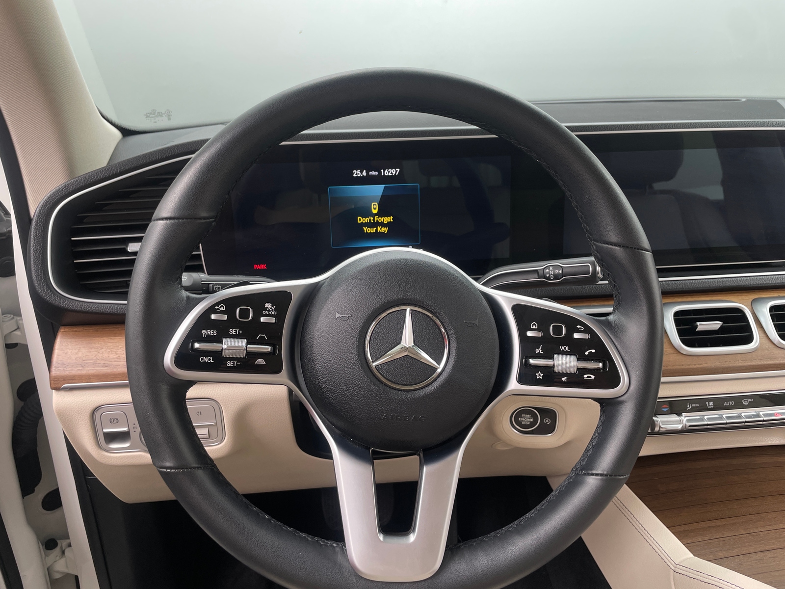 Thumbnail: 2022 Mercedes-Benz GLE - 4