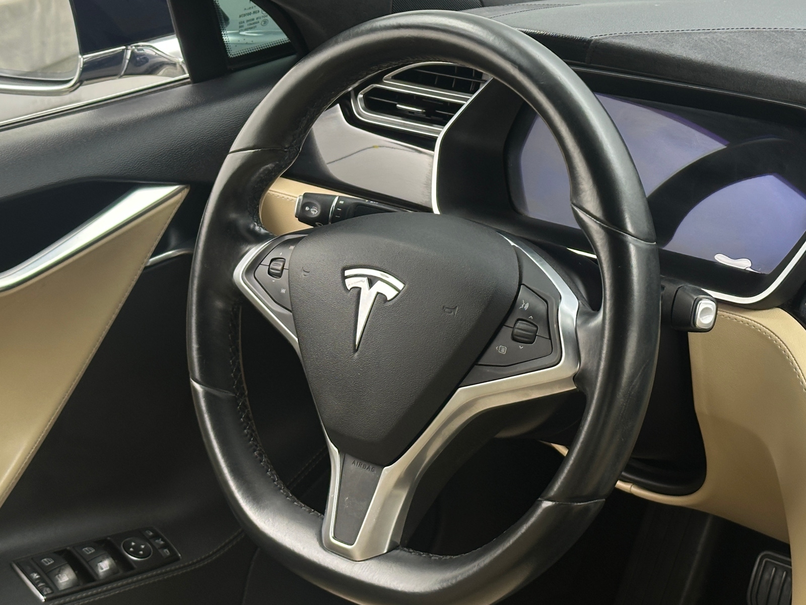 Thumbnail: 2015 Tesla Model S - 4